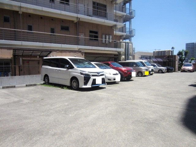 【駐車場】