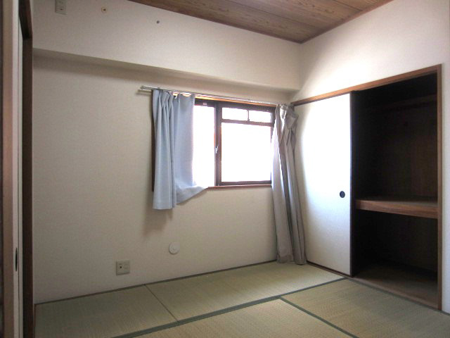 【寝室】