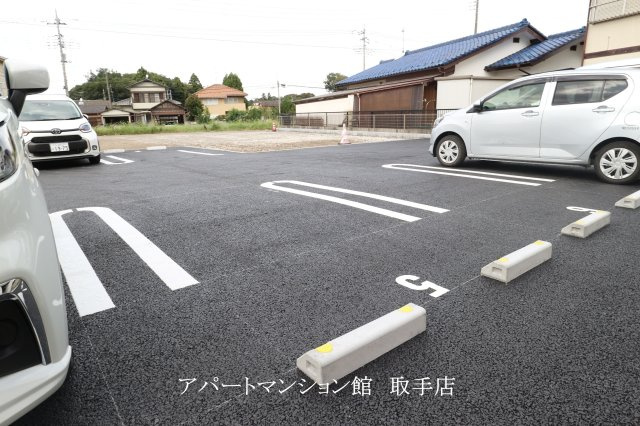 グランエスポワールの駐車場