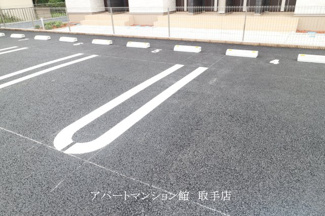 【駐車場】