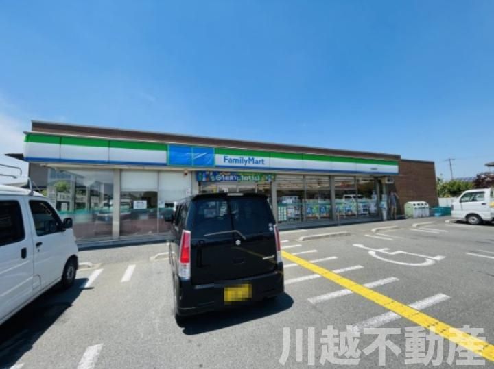 閑静な住宅街の北西角地の整形地のその他|【コンビニ】ファミリーマートまで徒歩6分