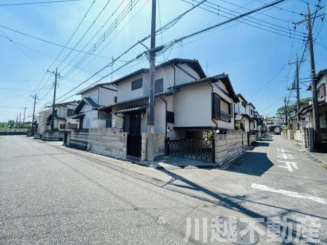 閑静な住宅街の北西角地の整形地の外観|古家つき売地、好評発売中！（令和5年6月7日撮影）