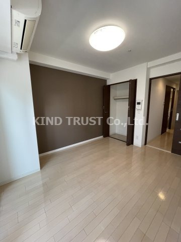 サウスヒルズ中崎町の居間・リビング|こちらの居間で趣味の時間をお楽しみください