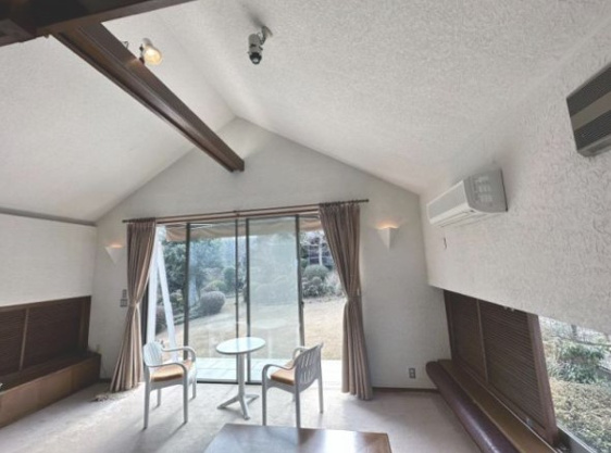 【居間・リビング】 | イトーピア一碧湖畔台別荘地　戸建