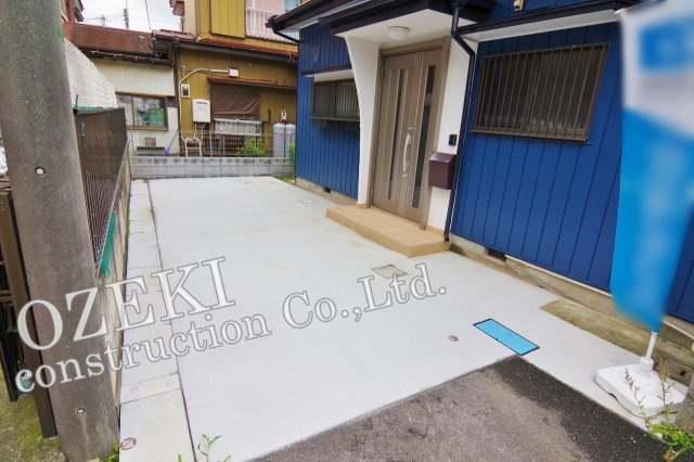越谷市七左町中古戸建て　内外装大規模リフォーム済み♪の駐車場