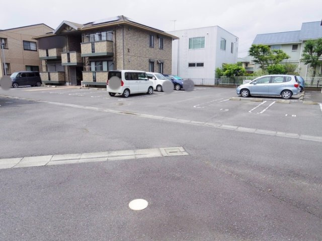 リビングタウン松代Bの駐車場