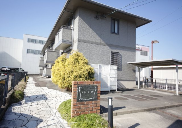 セジュール名和のエントランス