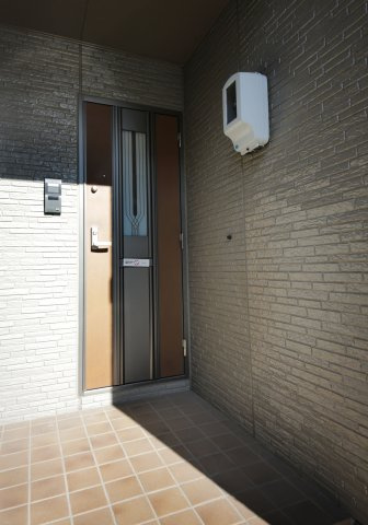 セジュール名和の玄関