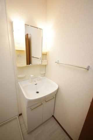 セジュール名和の独立洗面台