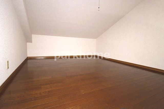 しおやハイツの洋室