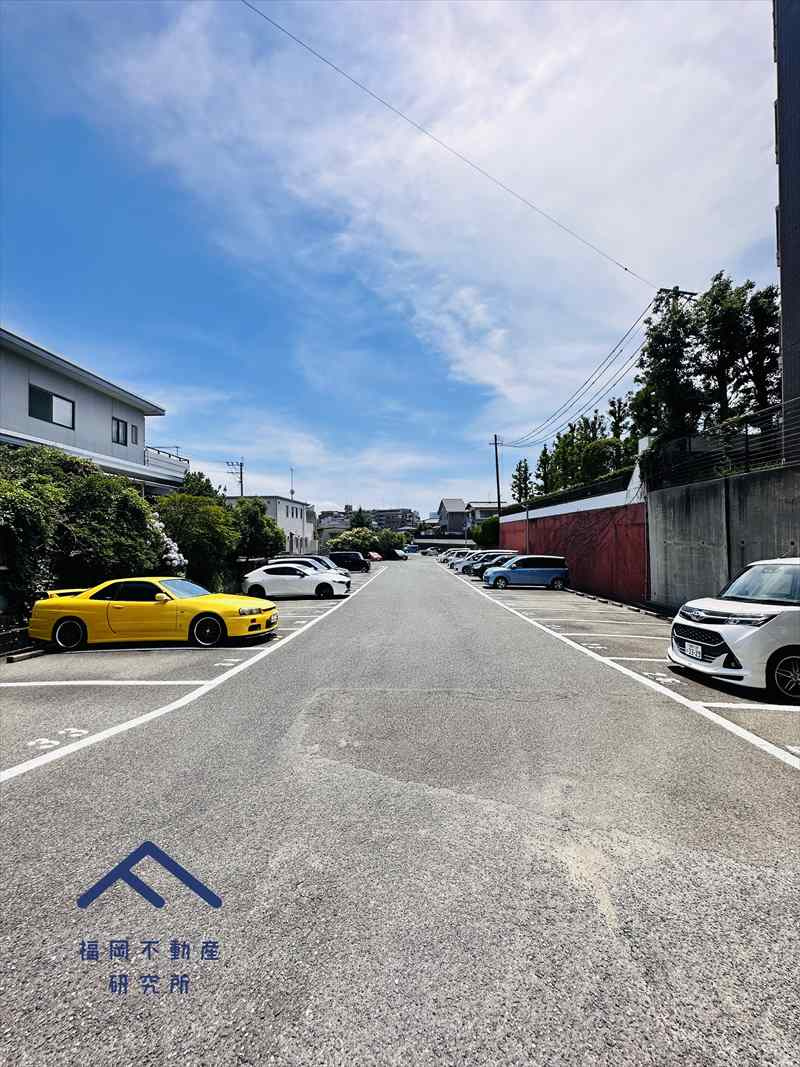 ラフォーレ香椎アベニューの駐車場