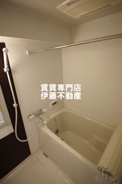 Pura Vida幅下の浴室