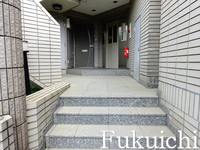 サンセブン柿の木坂のエントランス