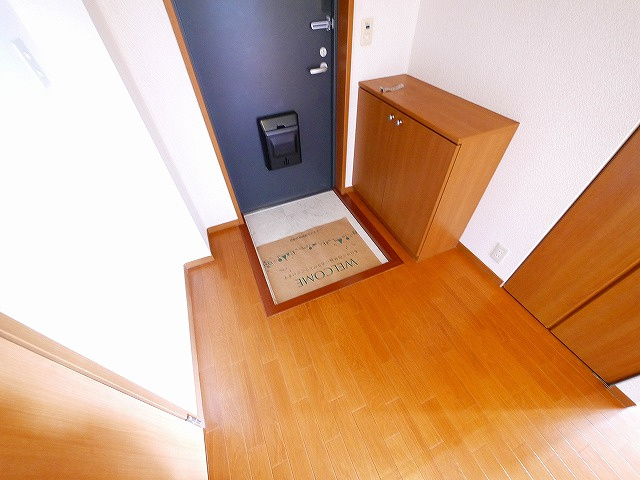 クレスト東生駒の玄関|きれいな玄関です