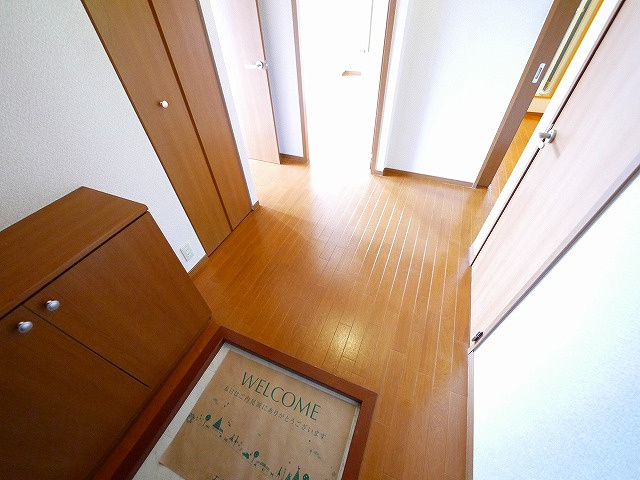 クレスト東生駒の玄関|玄関です