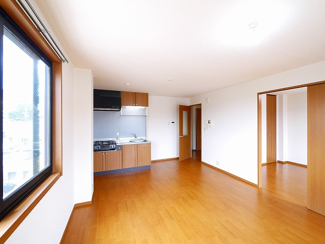 クレスト東生駒の居間・リビング|ゆったり過ごせる居間です