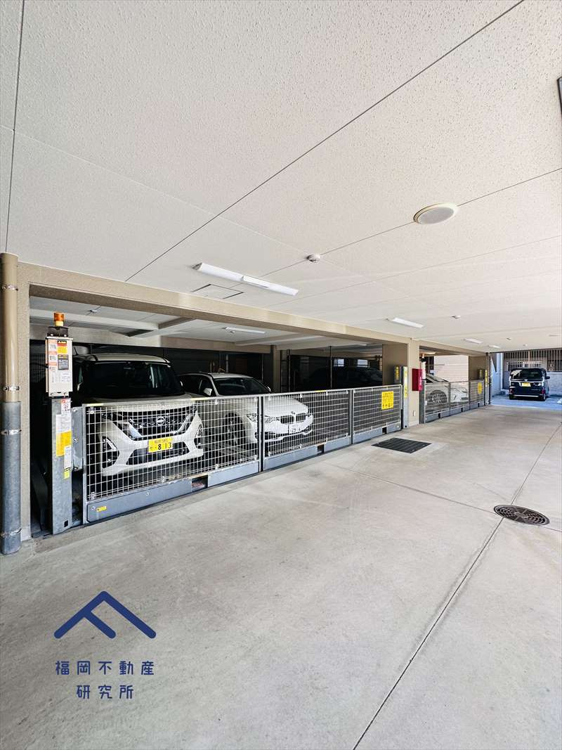モントーレ香椎スクエアの駐車場