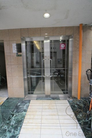 アロンディール本庄東のエントランス