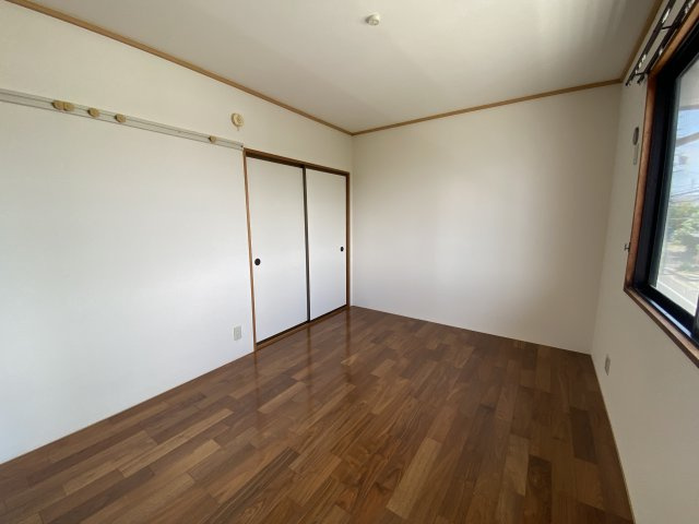 グリーンアーバンの内装|北側洋室6帖です。