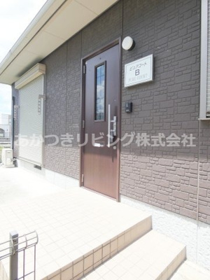 【エントランス】 | （ピュアコートB）