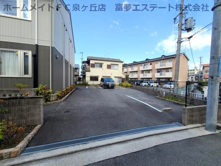 ル・ジャルダンアンソレイユの駐車場