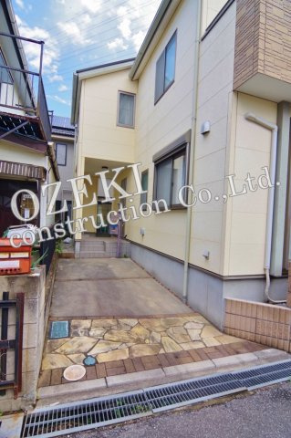 越谷市下間久里中古戸建て　家具付き物件♪の駐車場