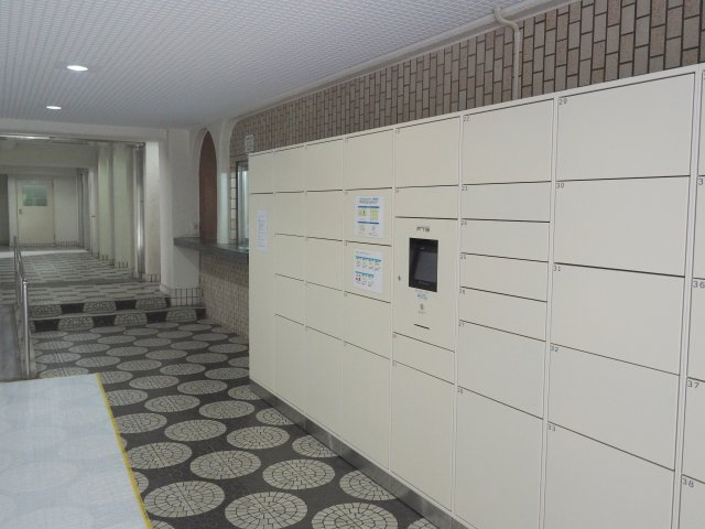 赤羽スカイハイツのエントランス