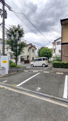 【駐車場】 | ペニーレイン | 駐車スペースあります