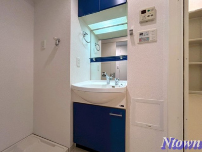 【洗面所】 | プレサンス久屋大通公園サウス | 明るい洗面所です