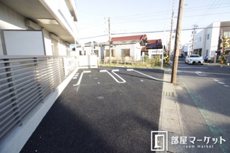 【駐車場】