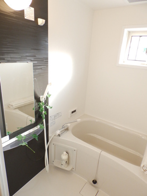 【浴室】 | パーク・サンライト | 落ち着いた空間のお風呂です