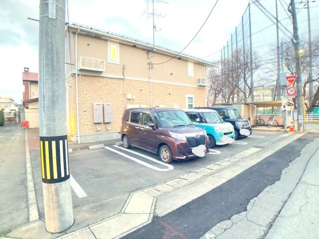 オーヴA&Mの駐車場