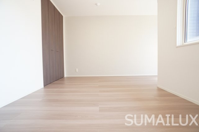 D-room新屋敷の洋室