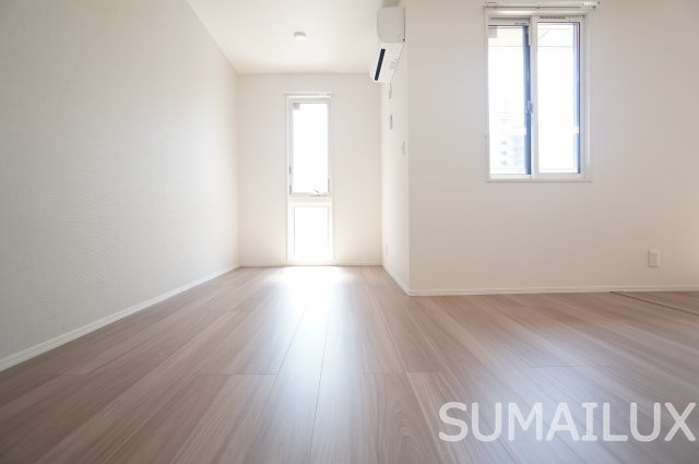 D-room新屋敷の洋室