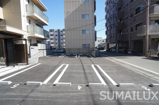 D-room新屋敷の駐車場