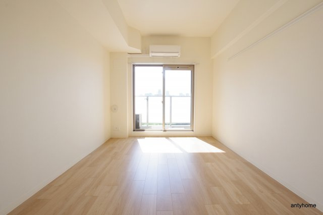 プレサンス水都OKAWA　仲介手数料無料の居間・リビング