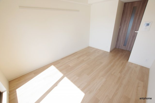 プレサンス水都OKAWA　仲介手数料無料の洋室