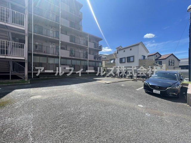 フレアKの駐車場