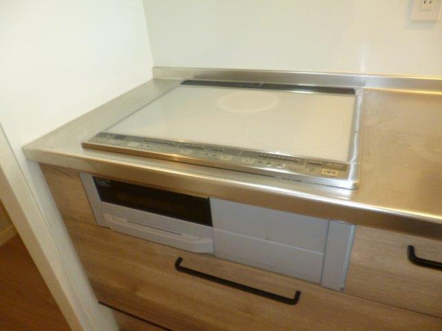 ルミエール　ベレオ茶屋町のキッチン|3口IHコンロ