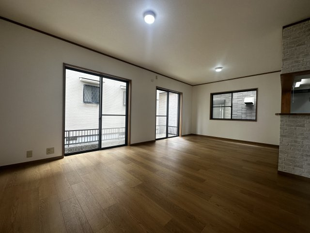 岩出市中島・中古戸建・114041の居間・リビング