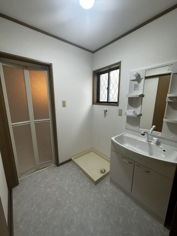 岩出市中島・中古戸建・114041のランドリースペース