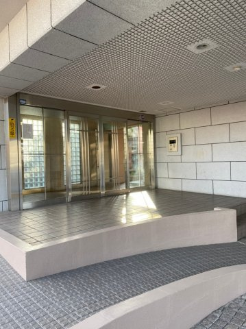 ファミール岸和田プレジオのエントランス