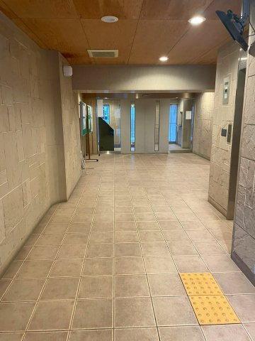 ファミール岸和田プレジオのエントランス