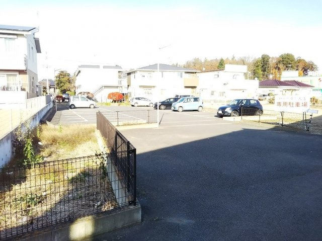 レオパレスレインの駐車場