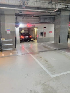 【駐車場】 | 前向きで機械式に駐車して、出る際は前向きで出てきます