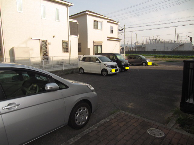 【駐車場】