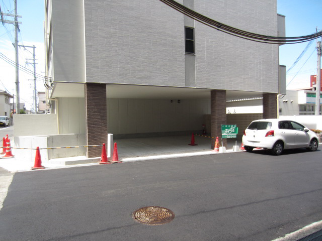 【駐車場】