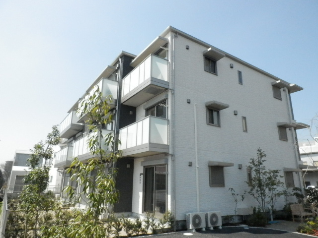 MANOIR RAPIS 南彦根の外観
