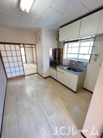 コーポカスガの居間・リビング|真下のお部屋の写真です