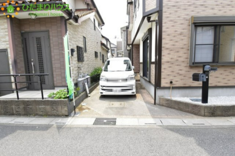 上尾市平塚　中古一戸建ての駐車場